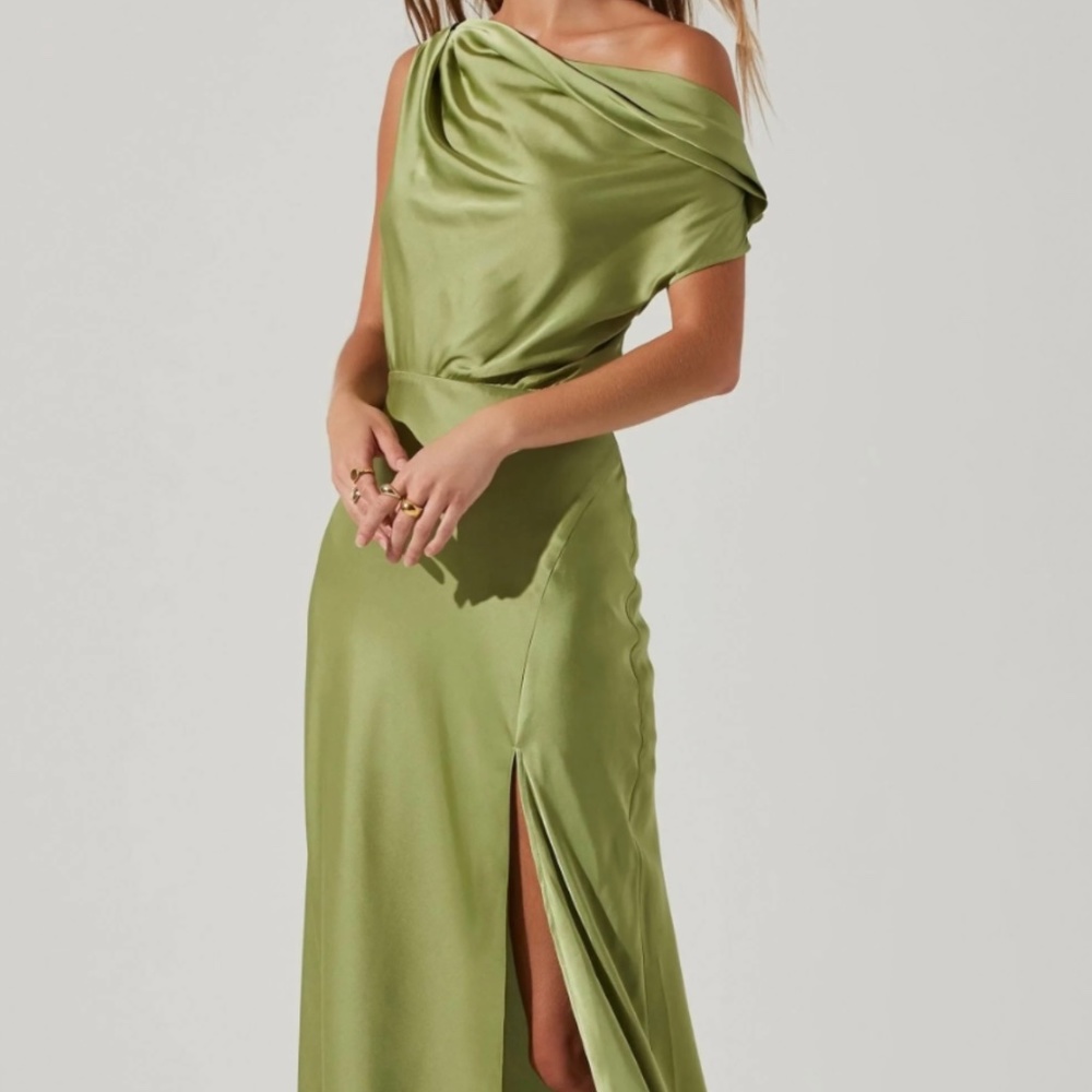 ASTR THE LABEL GREEN MONROE DRESS
